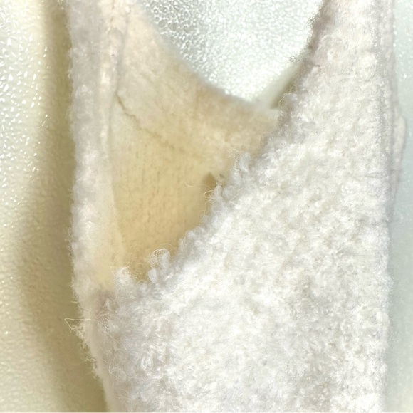 Abercrombie & Fitch Lounge Boucle Fuzzy Knit Cropped Tank XL | Normcore Cozy - Picture 6 of 16